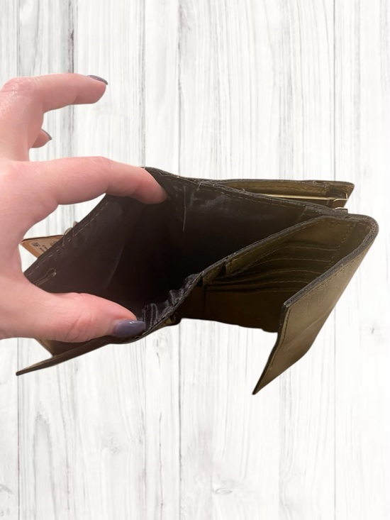 ๐ชท NWT Patricia Nash Distressed Leather Woodstock Kiss-lock in Antique Gold - Picture 11 of 15